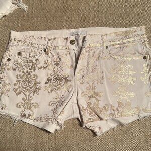 Seven 7 for all mankind gold and cream foil print cutoff shorts size 28